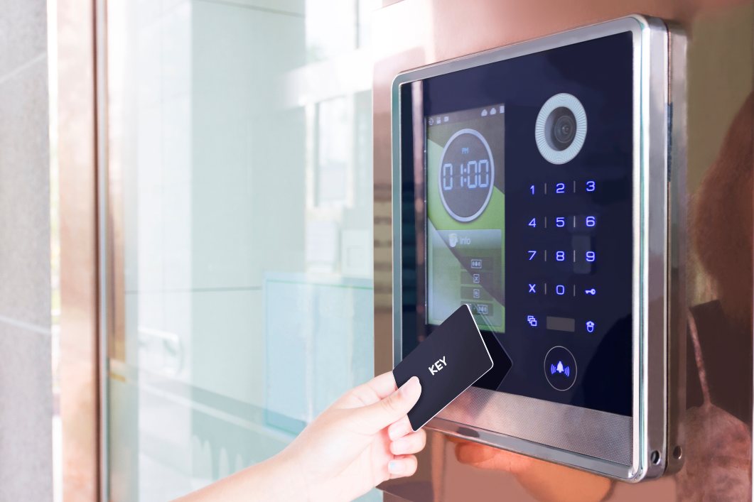 Smart-Hotel-Room-Door-Lock